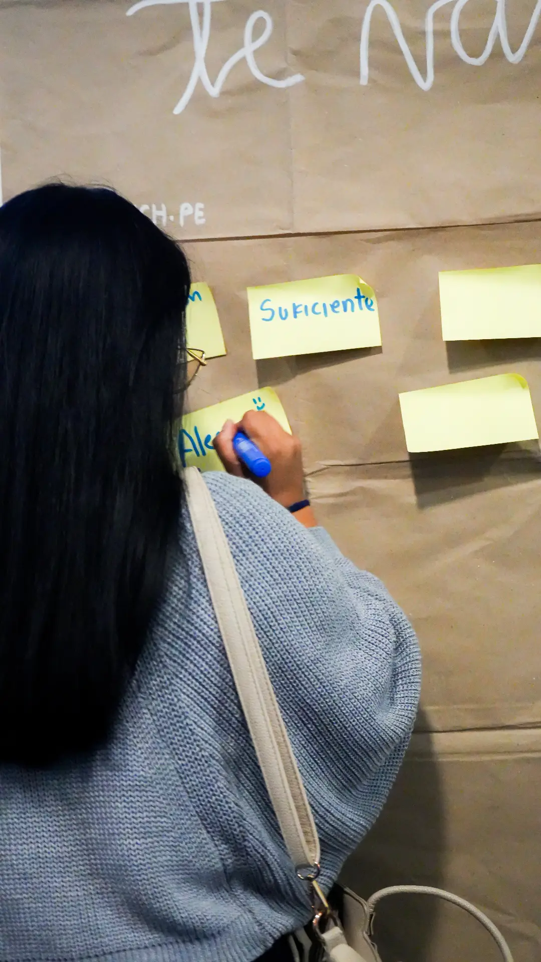 Lo que aún no tenía palabra, encontró un post-it.